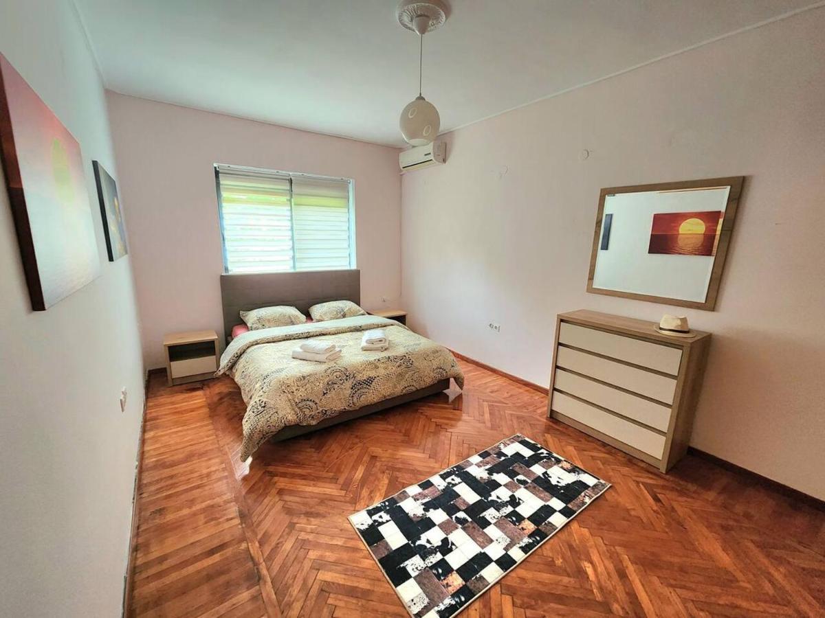 Turqoise Flat In City Center With 24H Self Check In 地拉那 外观 照片
